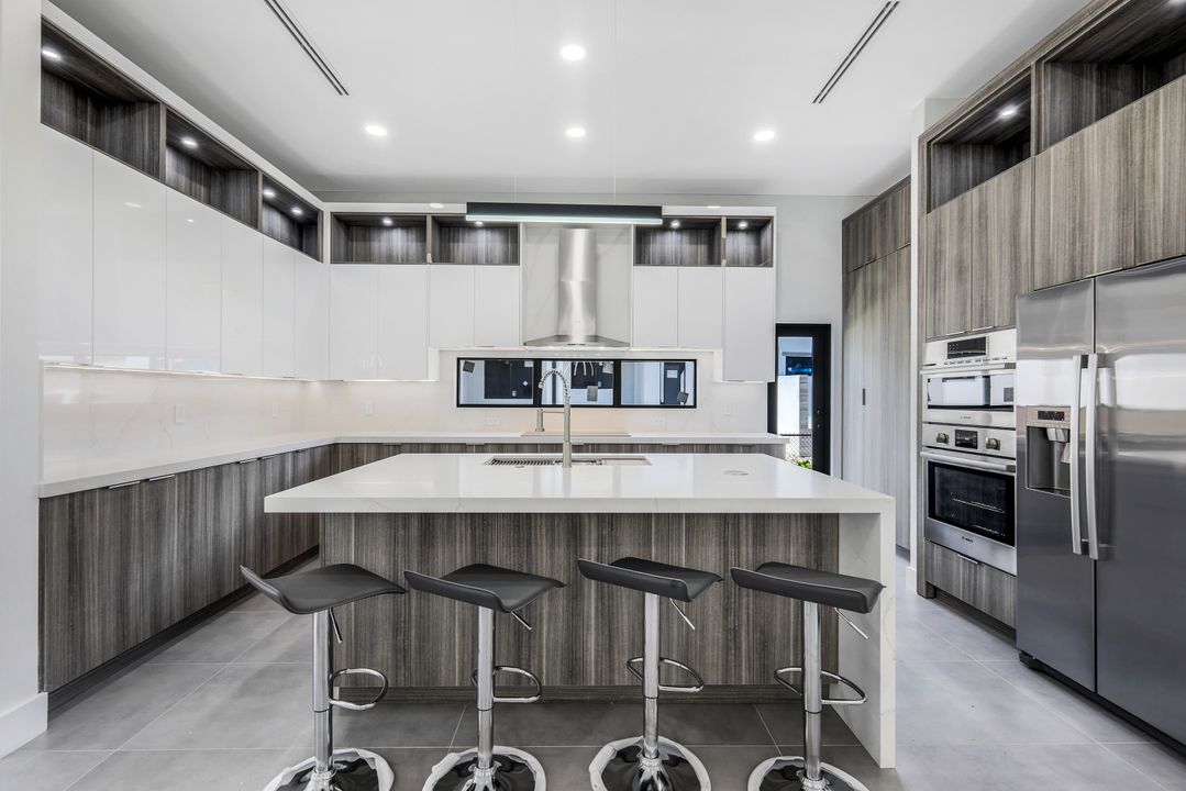 1332 Longwood Dr, Fort Myers, FL 33919