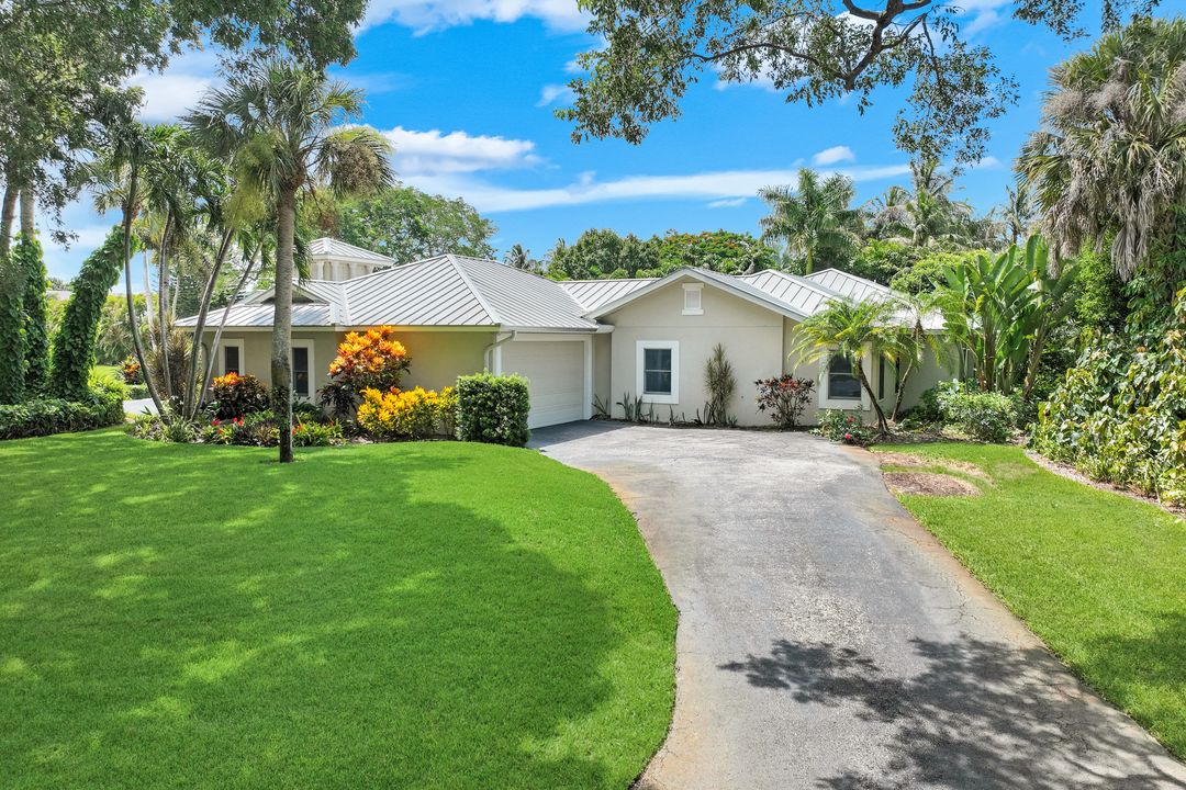 675 Murex Dr, Naples, FL 34102