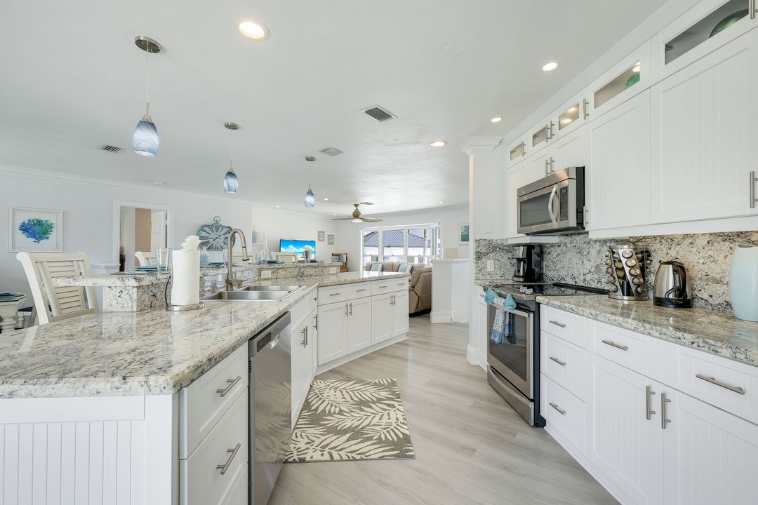 544 Seagrape Dr, Marco Island, FL 34145