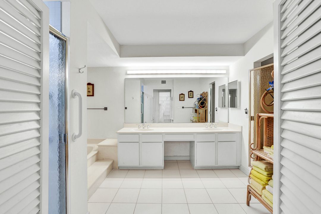 4051 Gulf Shore Blvd N #600, Naples, FL 34103