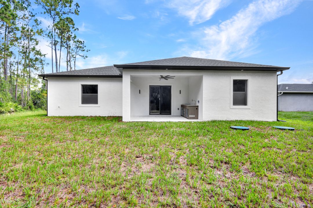 8027 Royal Cir, LaBelle, FL 33935