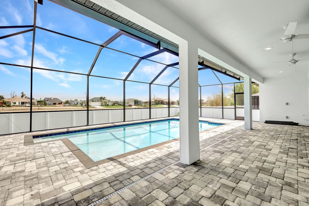 3527 SW 4th Ln, Cape Coral, FL 33991