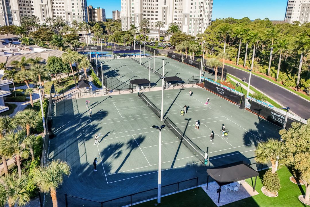 300 Dunes Blvd #203, Naples, FL 34110