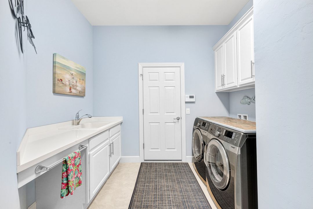 9314 Quarry Dr, Naples, FL 34120