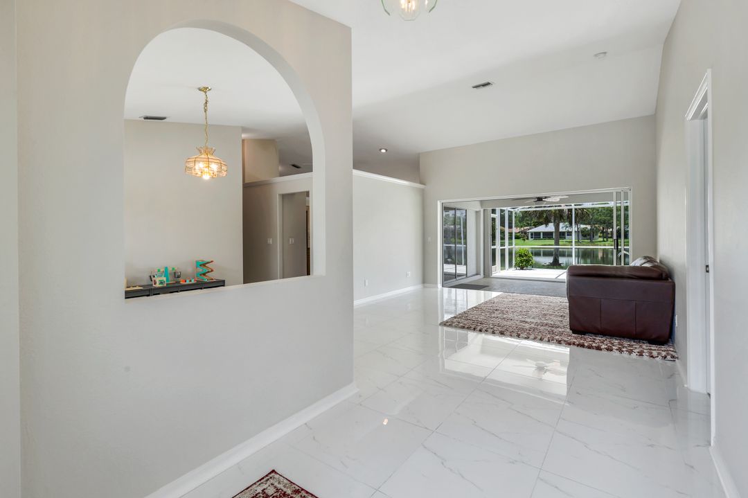 7563 Woodland Bend Cir, Fort Myers, FL 33912