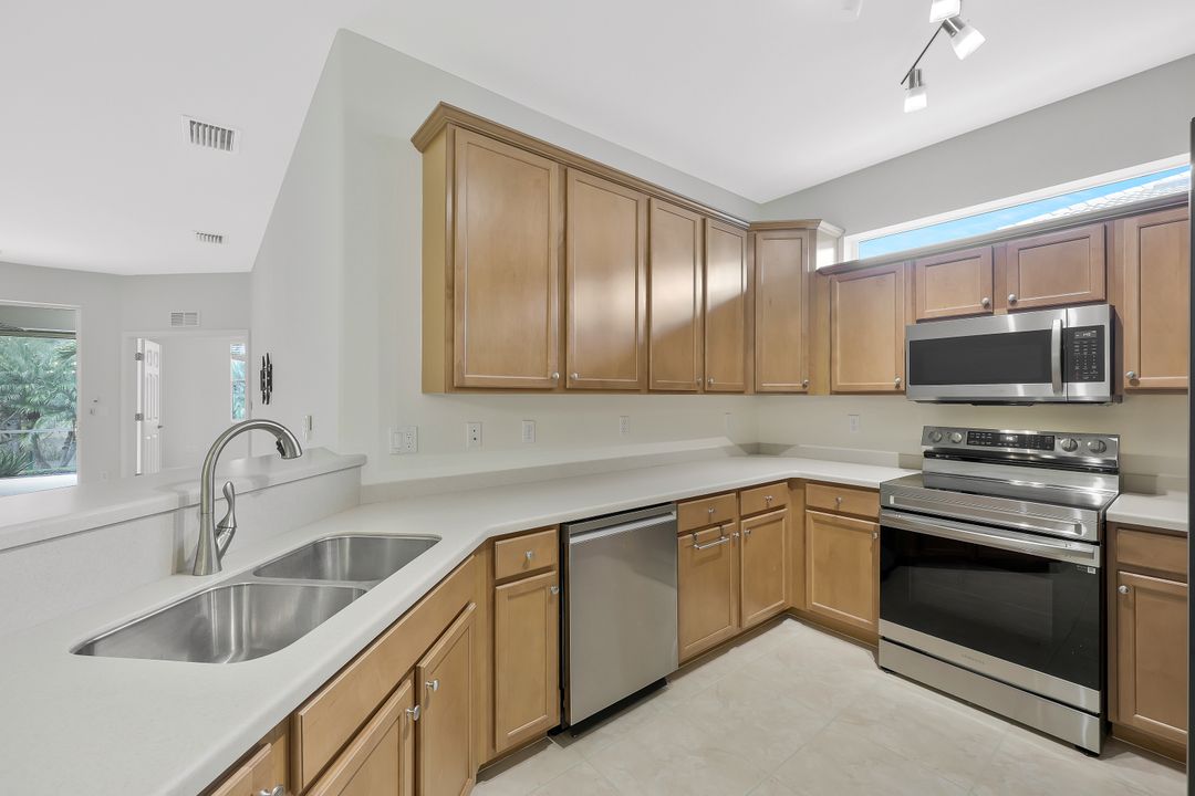 13778 Cleto Dr, Estero, FL 33928