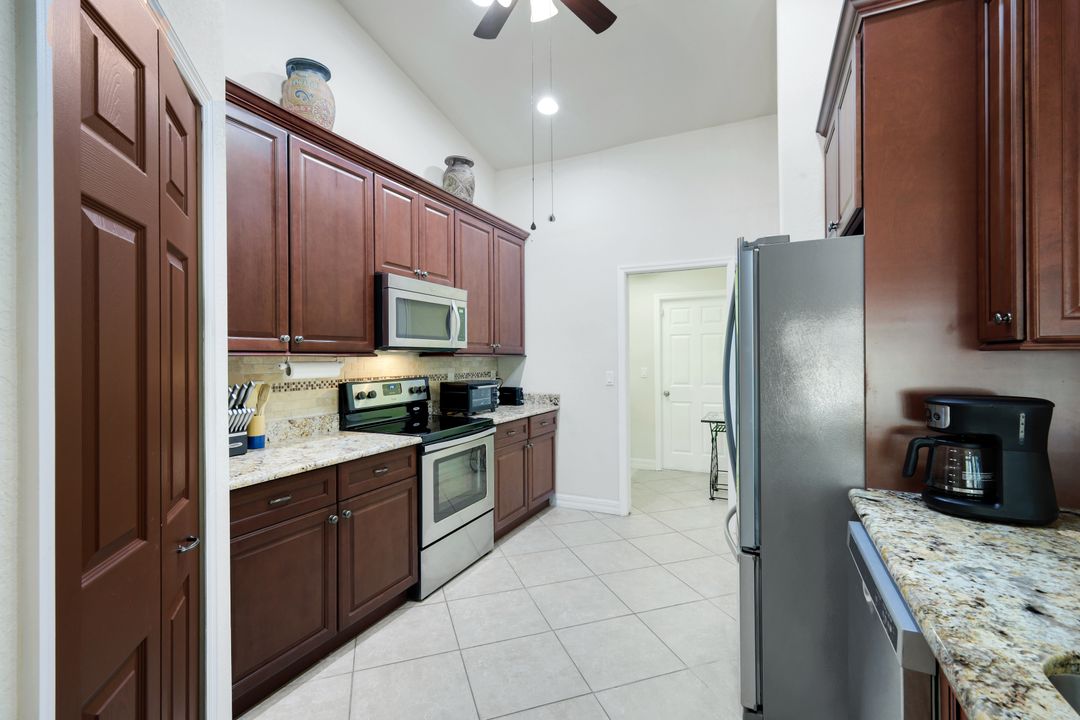 1513 SW 43rd Ln, Cape Coral, FL 33914