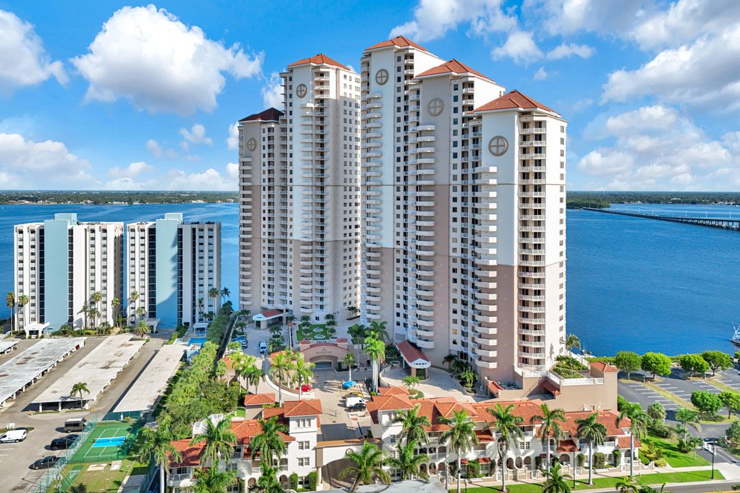 2104 W First St #1404, Fort Myers, FL 33901