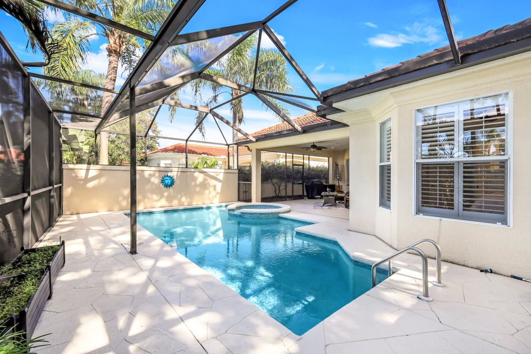 915 Fountain Run, Naples, FL 34119
