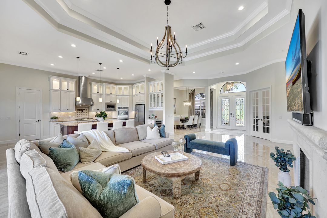 3181 Olympia Ln, Naples, FL 34114