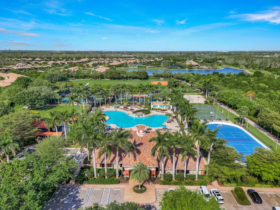 20626 Torre Del Lago St, Estero, FL 33928