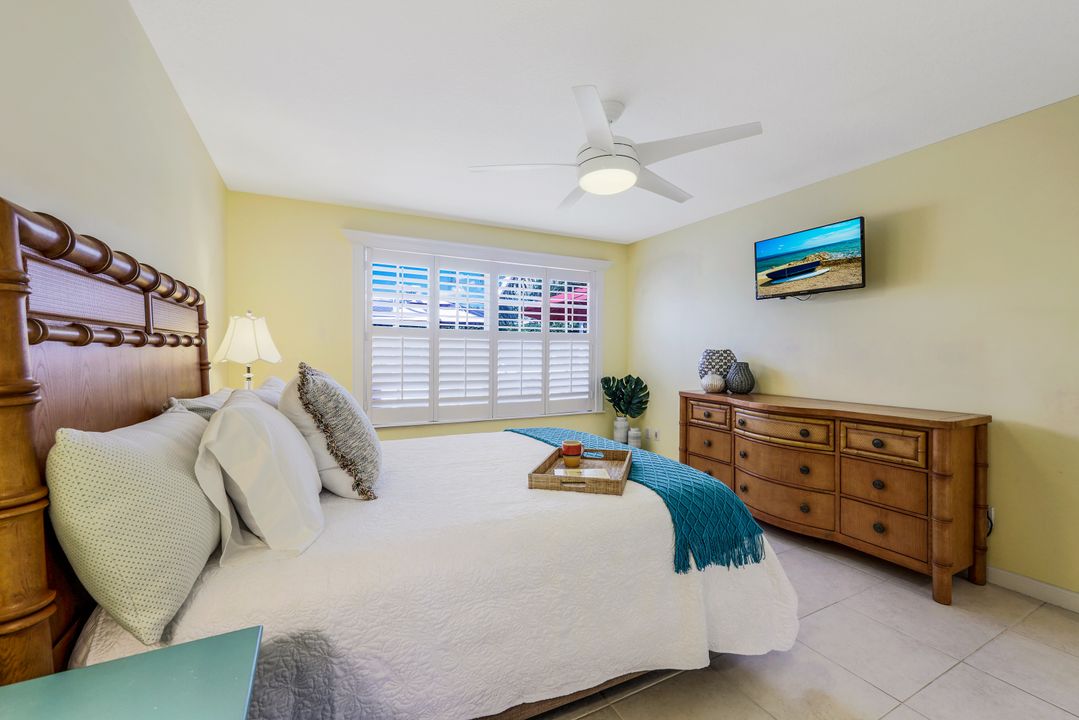 4823 Lasqueti Way, Naples, FL 34119