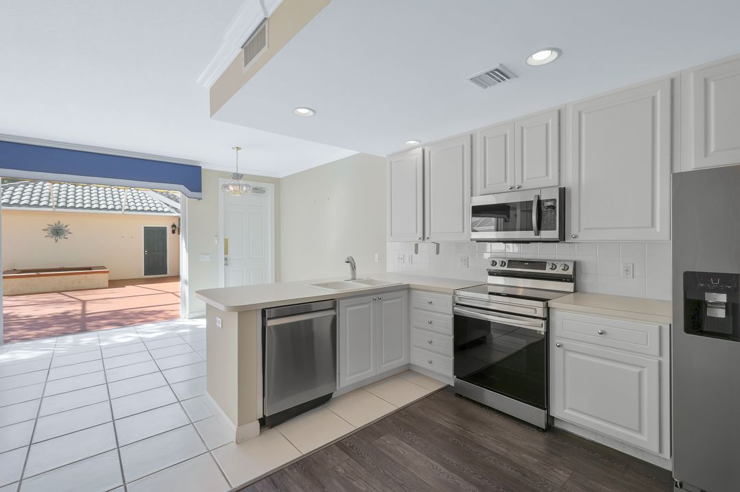 3484 Islandwalk Cir, Naples, FL 34119