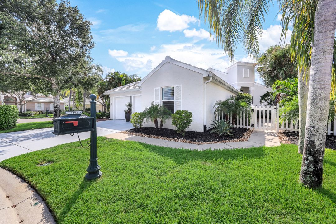 1262 Silverstrand Dr, Naples, FL 34110