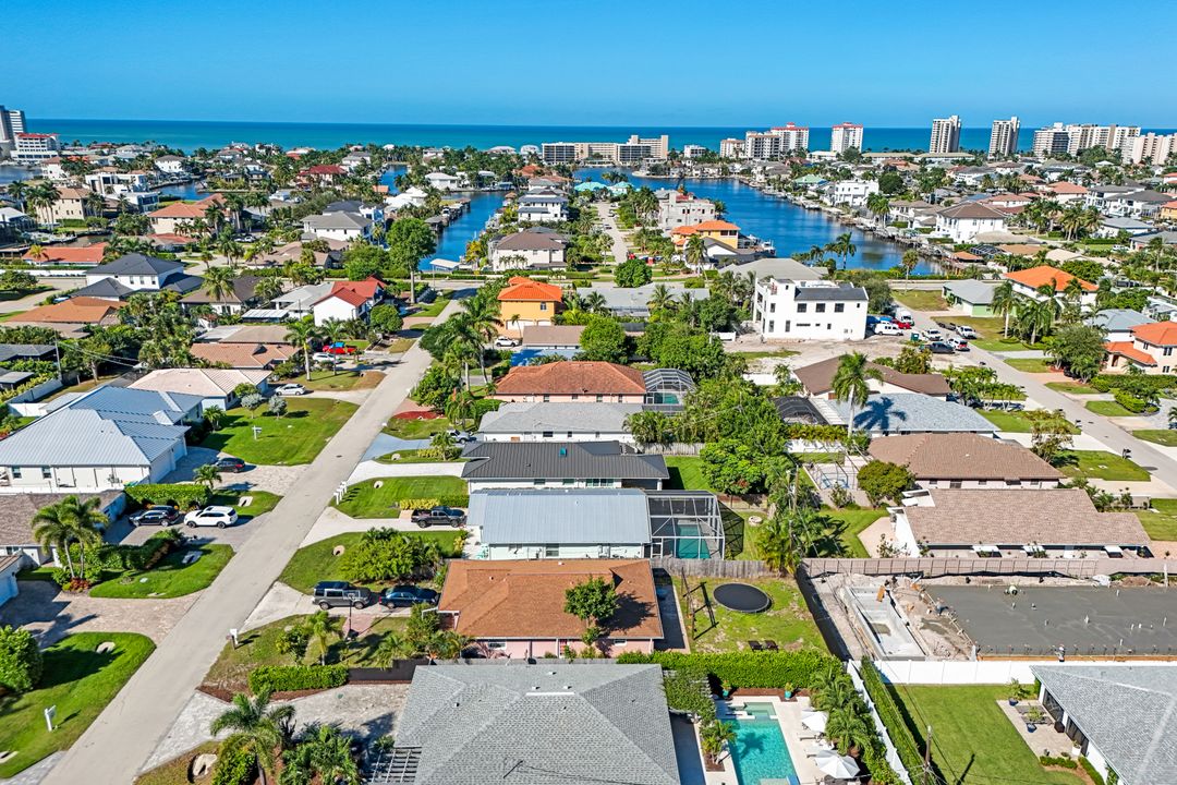 537 104th Ave N, Naples, FL 34108