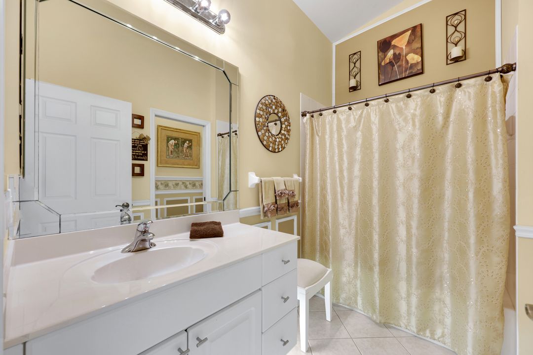 2375 Bayou Ln #4, Naples, FL 34112
