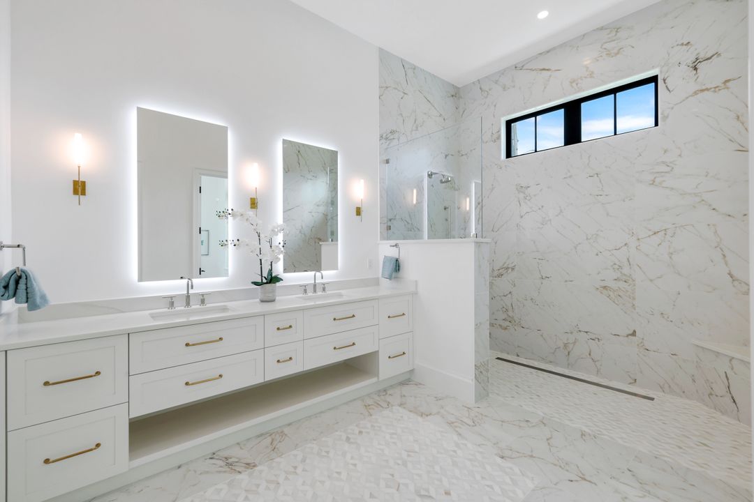 960 Iris Ct, Marco Island, FL 34145