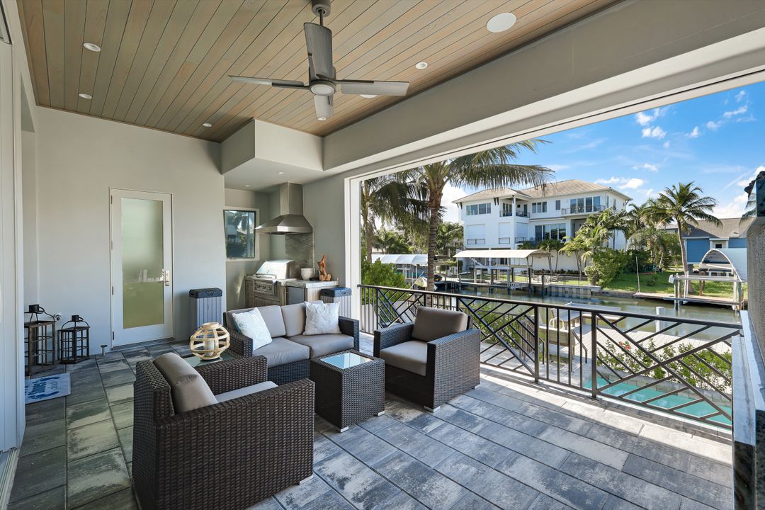 103 Bayview Ave, Naples, FL 34108