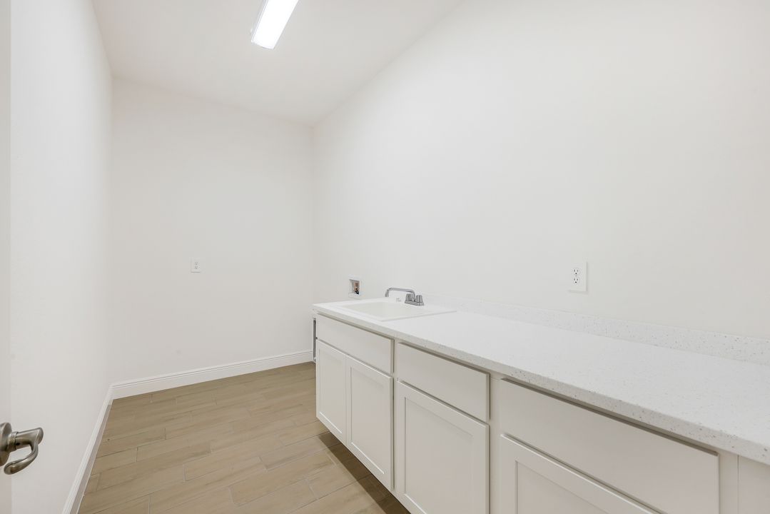 2614 54th Ave NE, Naples, FL 34120