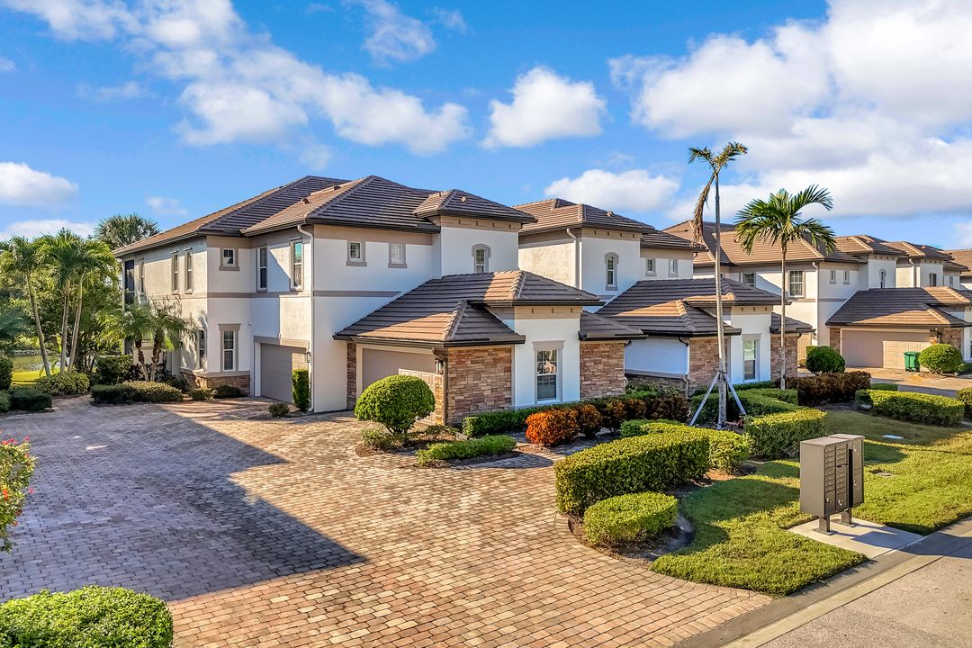 9537 Ironstone Terrace #201, Naples, FL 34120