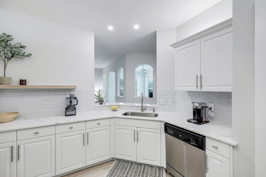 1335 Charleston Square Dr #101, Naples, FL 34110