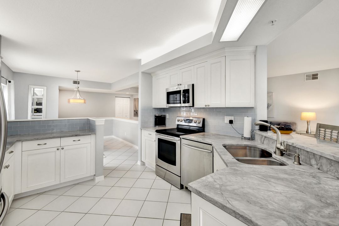 6895 Rain Lily Rd Apt 103 ##103, Naples, FL 34109