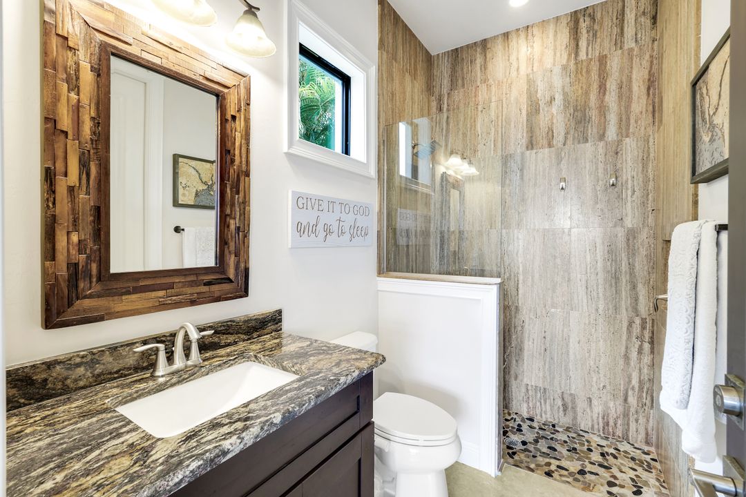 128 NW 39th Ave, Cape Coral, FL 33993