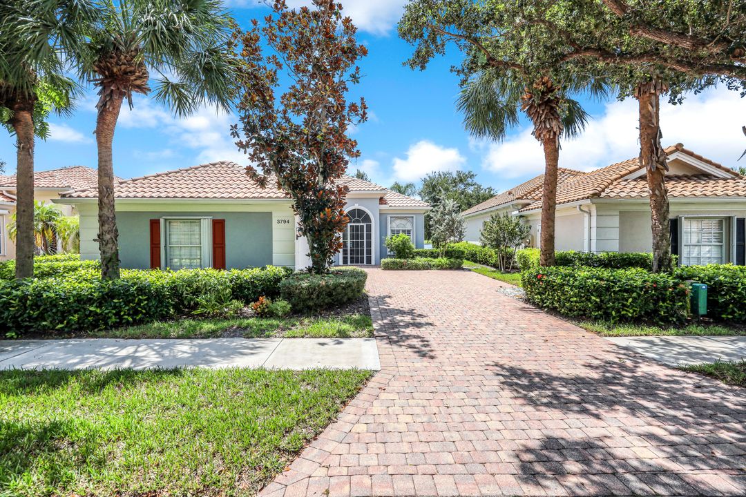 3794 Whidbey Way, Naples, FL 34119