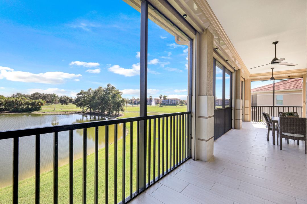 608 El Camino Real  #202, Naples, FL 34119