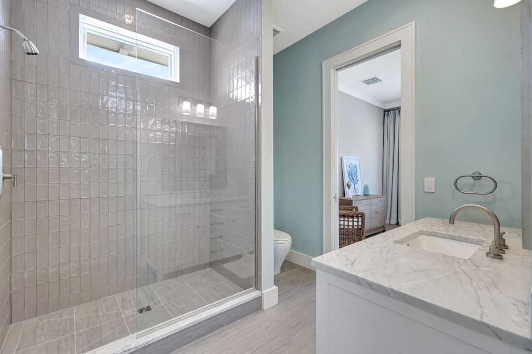 160 Broad Ave S, Naples, FL 34102