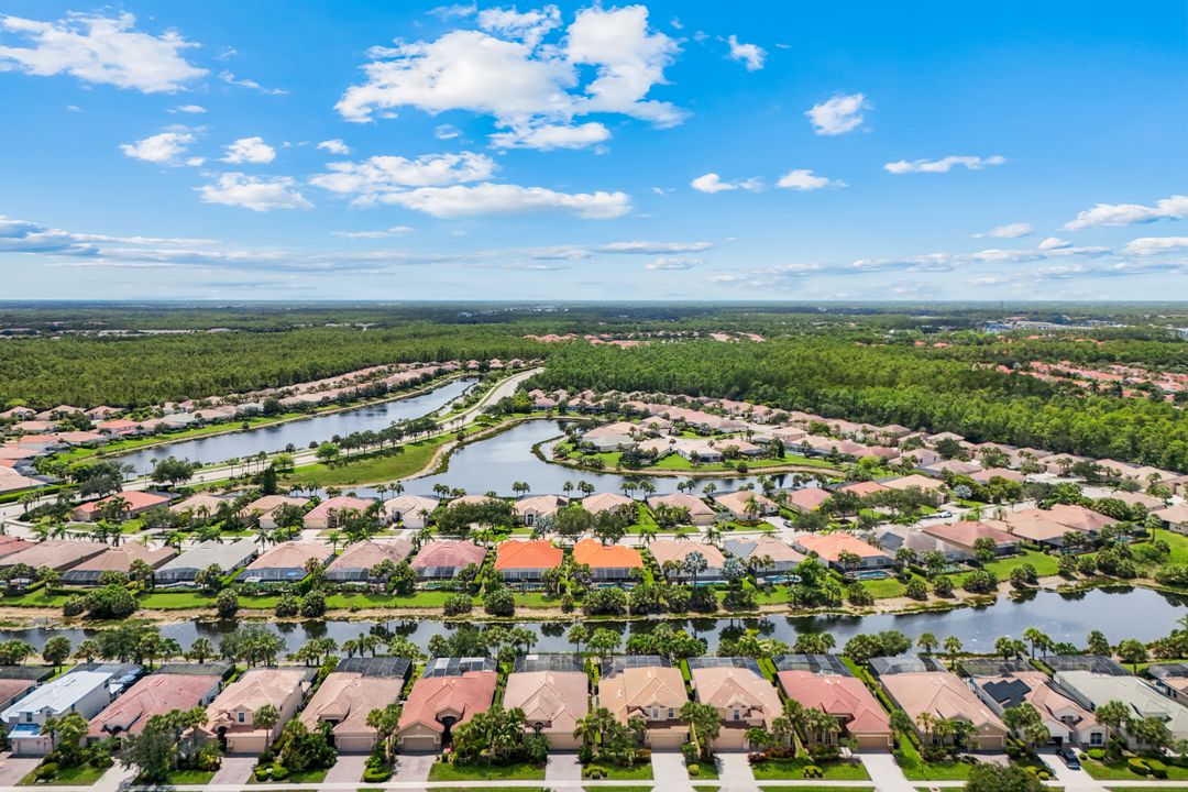 8223 Potomac Ln, Naples, FL 34104