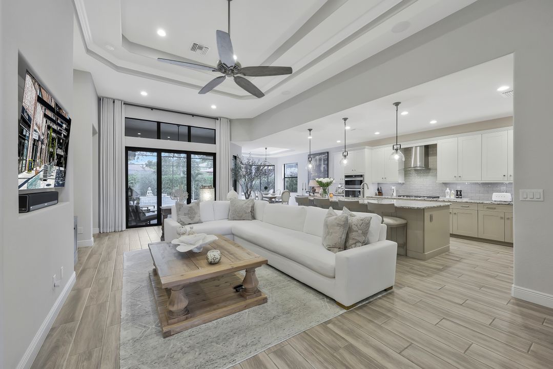 10082 Palazzo Dr, Naples, FL 34119