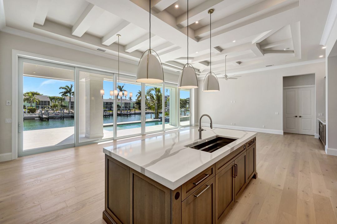 860 Banyan Ct, Marco Island, FL 34145