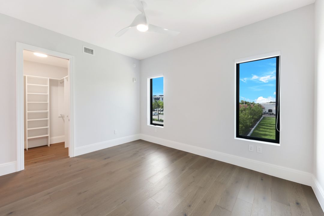 1130 3rd Ave S #207, Naples, FL 34102