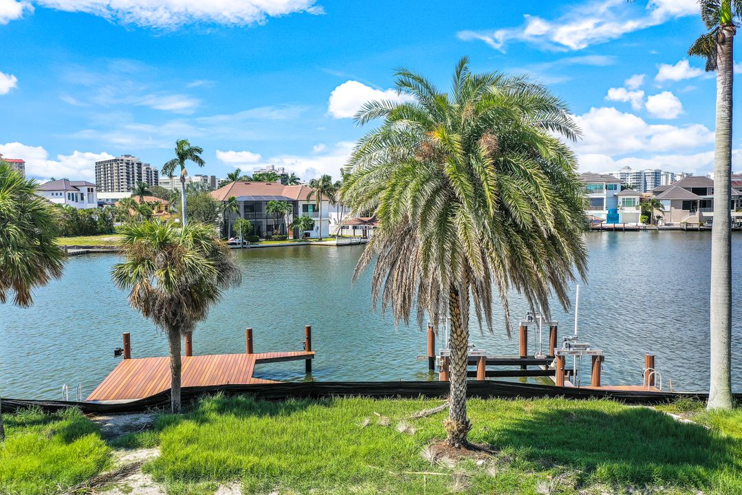 191 Seabreeze Ave, Naples, FL 34108