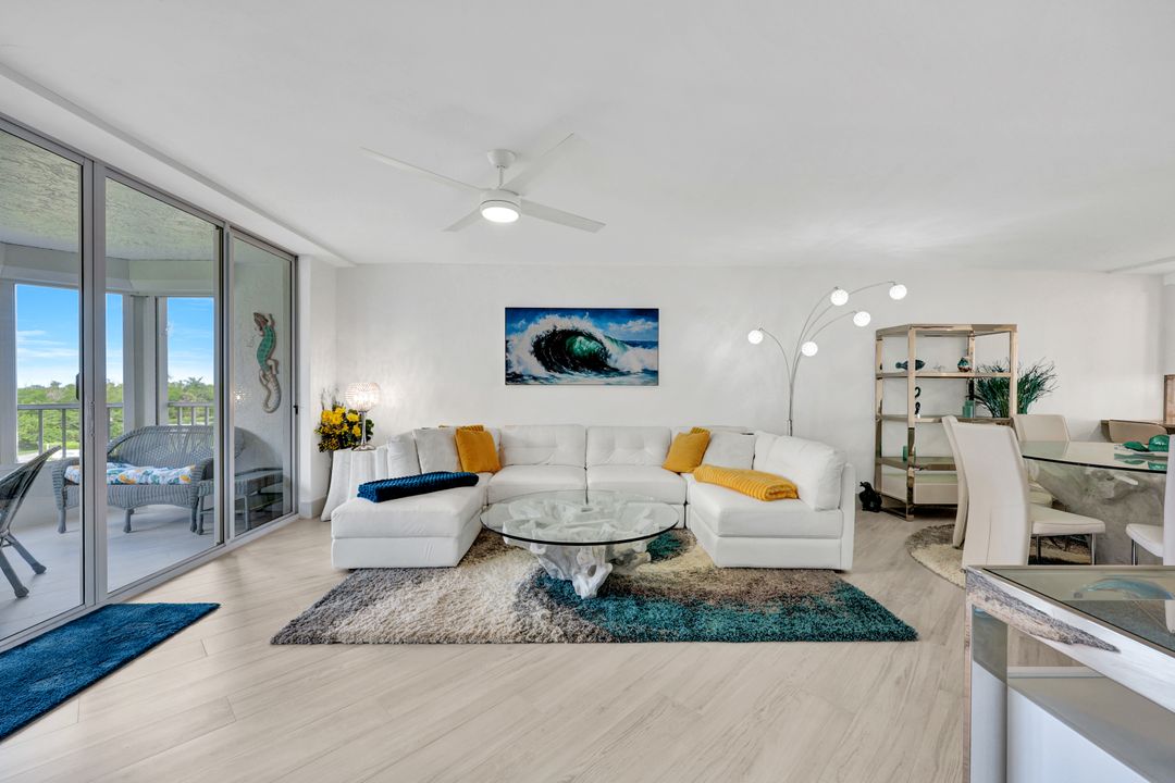 11118 Gulf Shore Dr #302, Naples, FL 34108