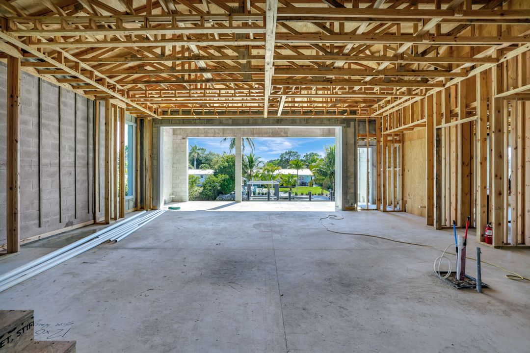 2750 Gulfview Dr, Naples, FL 34112