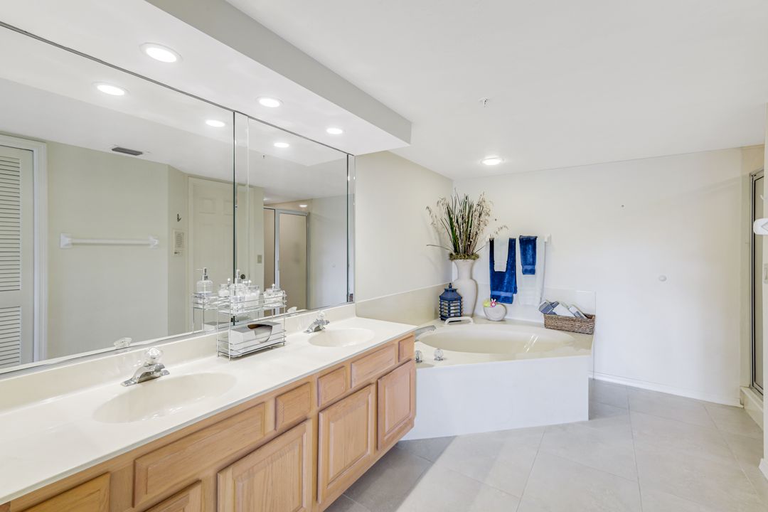 26900 Wedgewood Dr #304, Bonita Springs, FL 34134