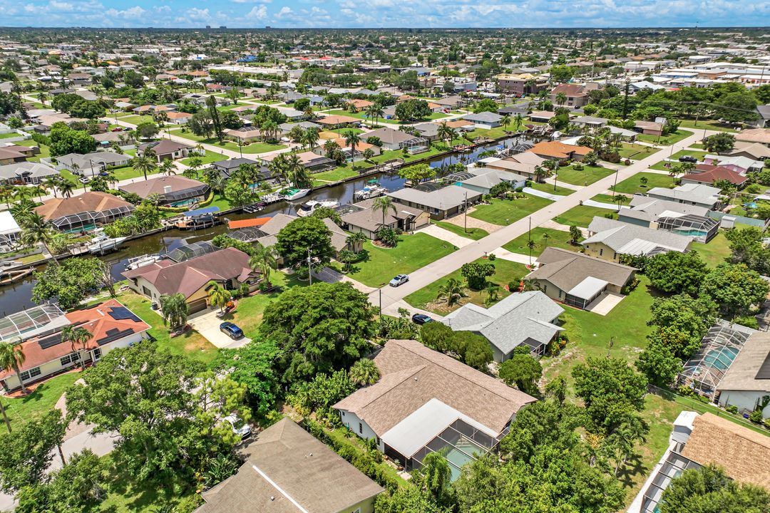 1725 SE 9th Terrace, Cape Coral, FL 33990