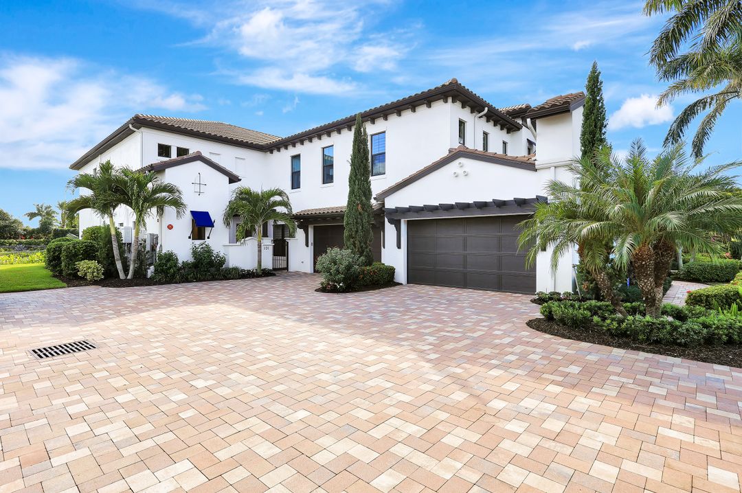 16340 Corsica Way #101, Naples, FL 34110