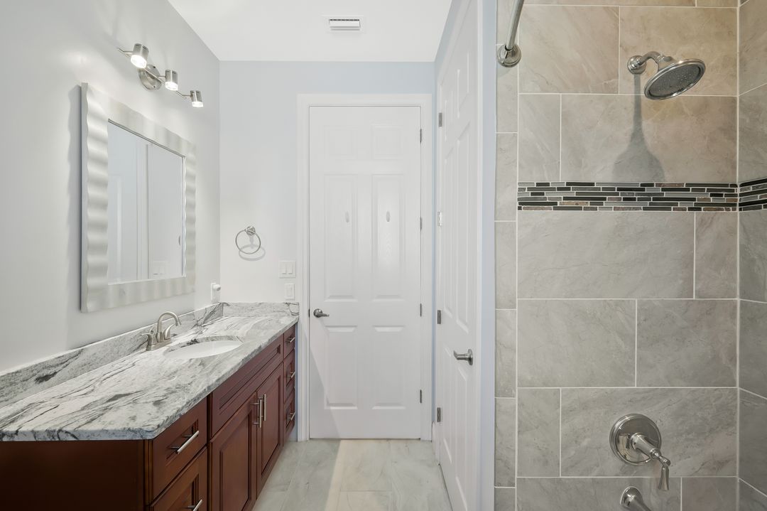 4909 Seville Ct, Cape Coral, FL 33904