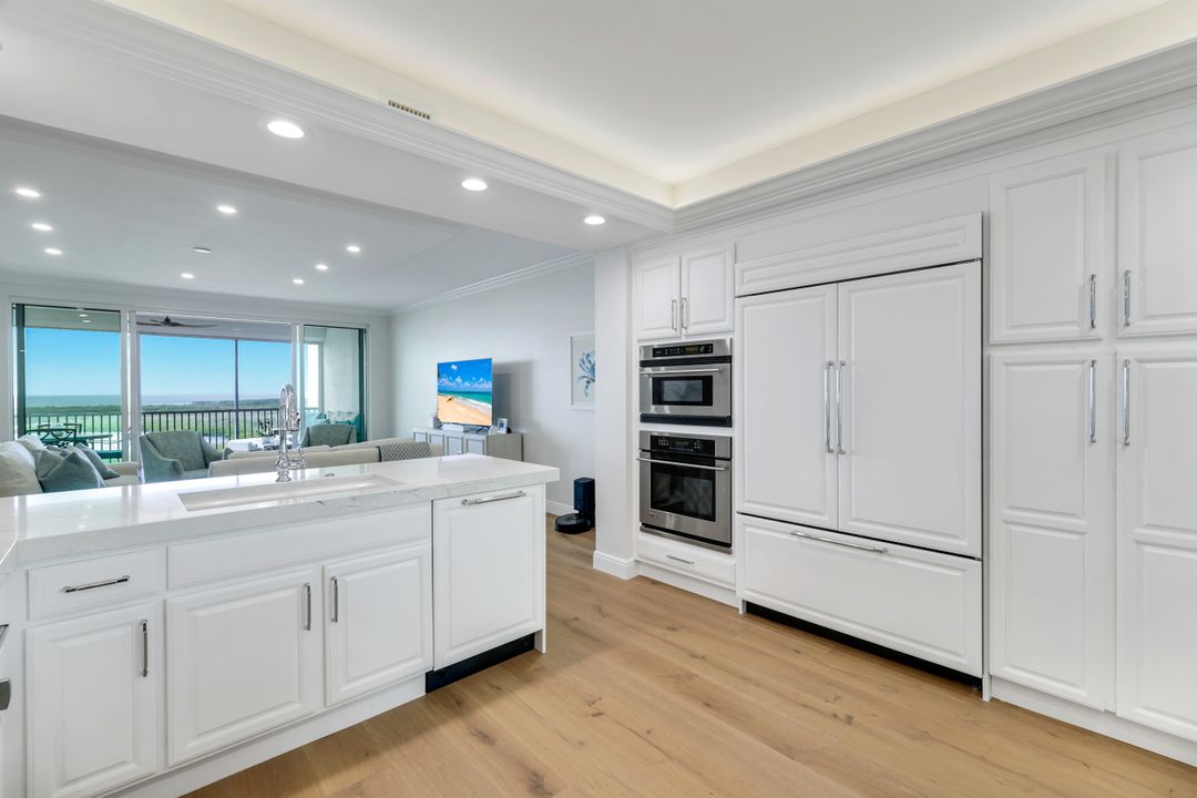 275 Indies Way #1202, Naples, FL 34110