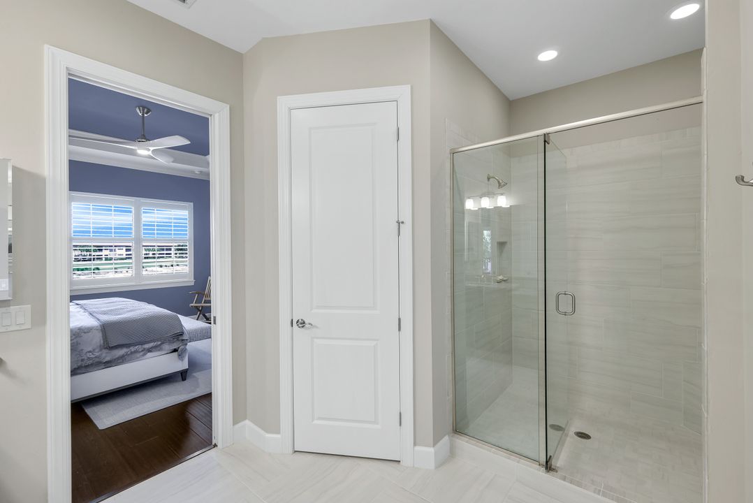 9684 Montelanico Loop #204, Naples, FL 34119