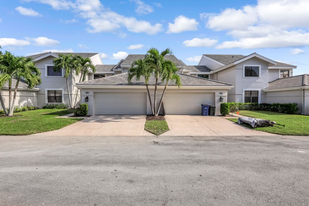 16281 Fairway Woods Dr #902, Fort Myers, FL 33908