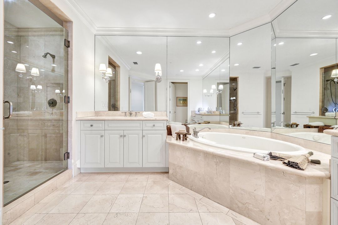 1400 Gulf Shore Blvd N #203, Naples, FL 34102