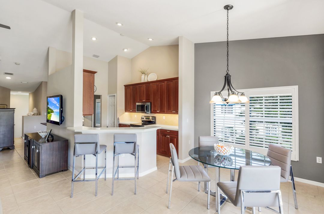 6360 Lexington Ct  #201, Naples, FL 34110