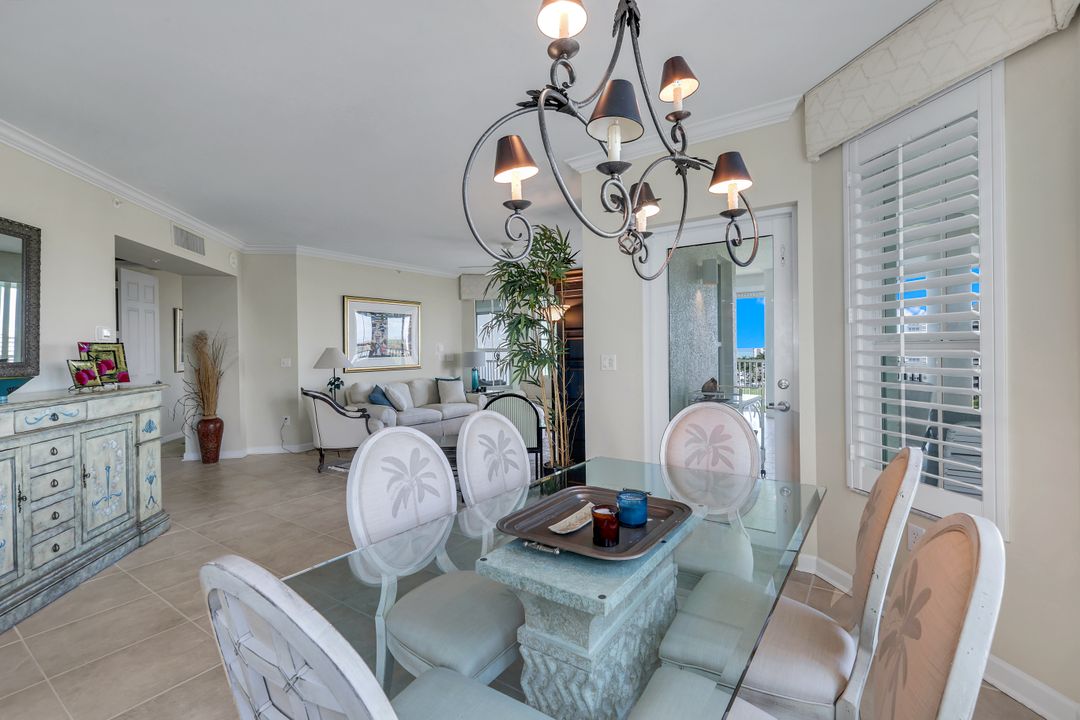 315 Dunes Blvd #707, Naples, FL 34110