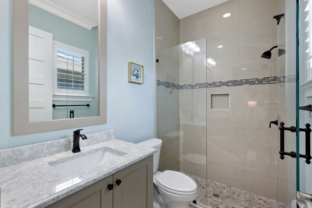 6485 Arriba Ave, Naples, FL 34113