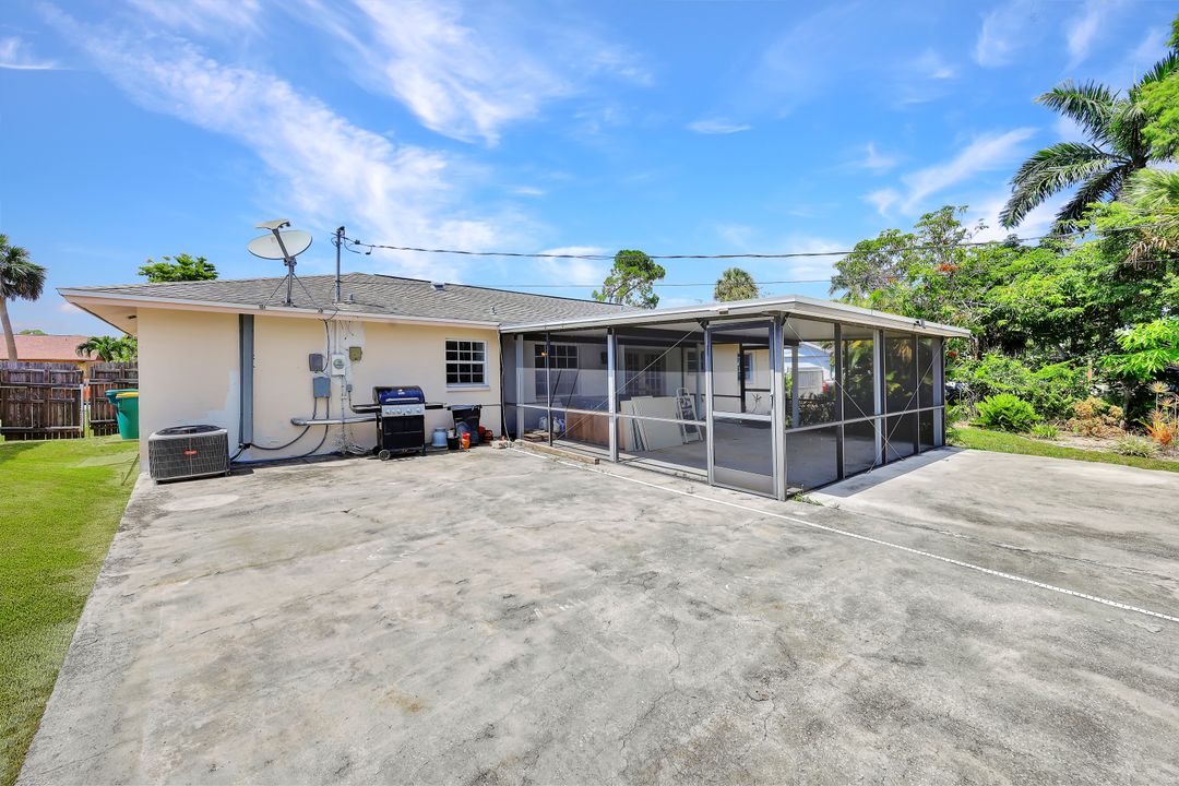 3950 Mohawk Pl, Naples, FL 34112