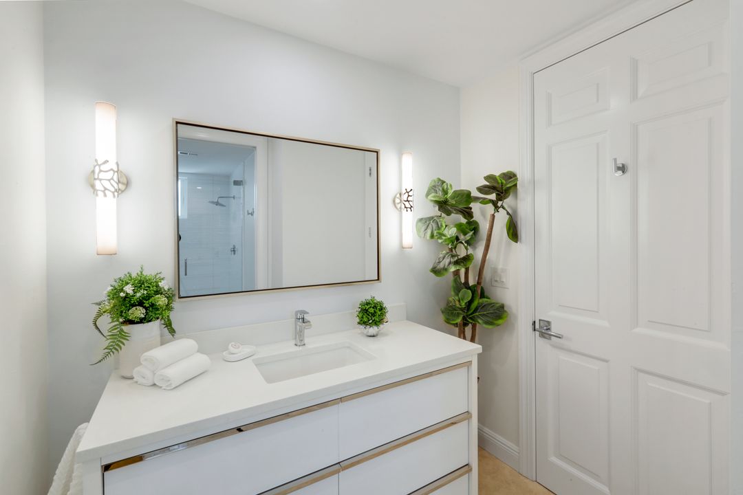 275 Indies Way #1503, Naples, FL 34110